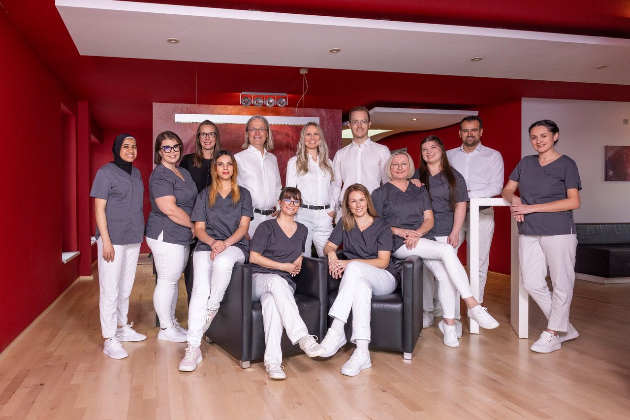 Das Team der Zahnarztpraxis Dr. Vollmer in Tettnang